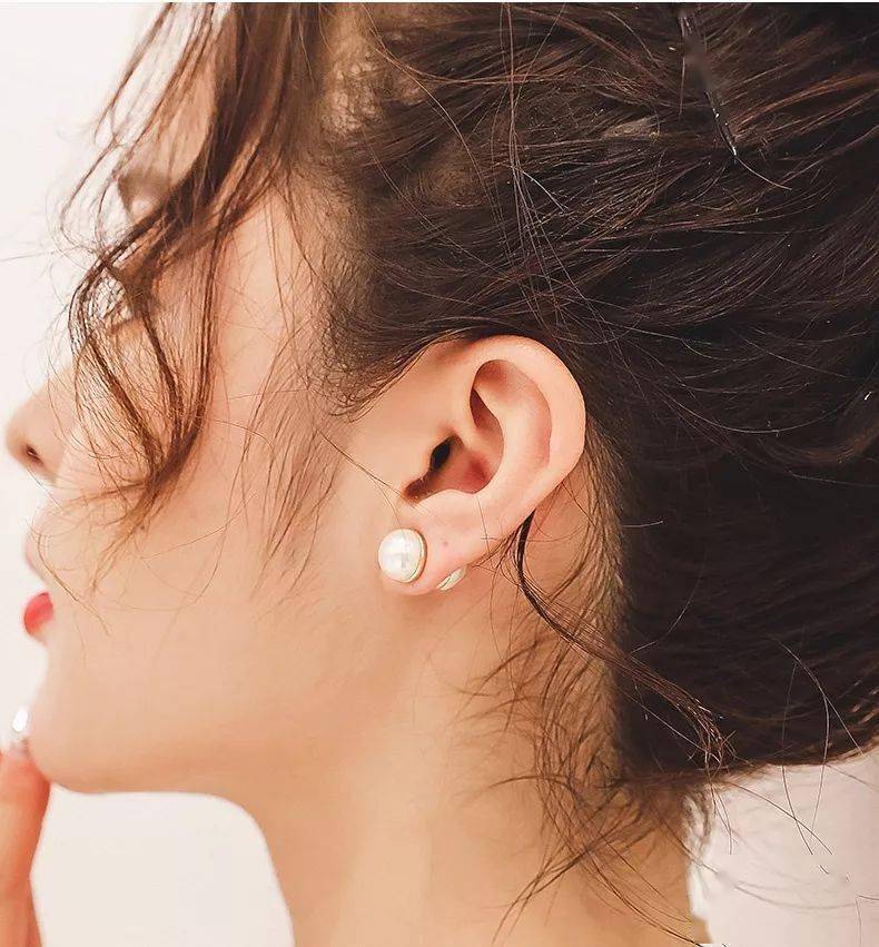 耳钉、耳线？戴对了漂亮不伤耳戴错了瓦力棋牌游戏你的耳朵适合戴耳环还是(图25)