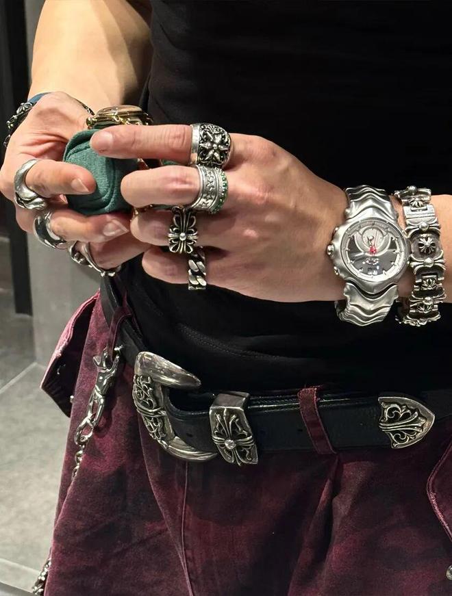 袭！重金属+基础款叠戴成为造型救赎瓦力游戏试玩“Cortis风”来(图12)