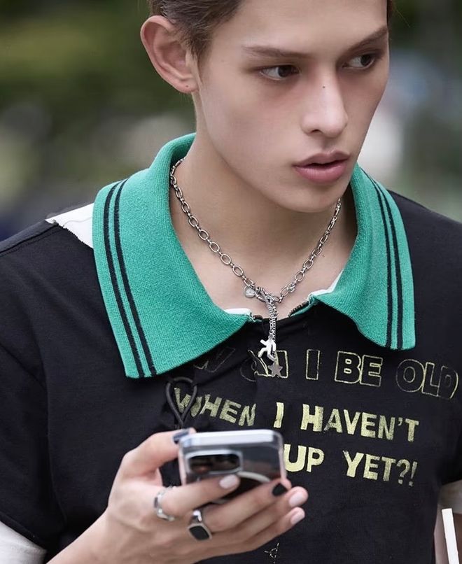 袭！重金属+基础款叠戴成为造型救赎瓦力游戏试玩“Cortis风”来(图3)