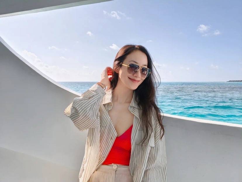 吊梢眼面相变凶和大佬聚餐人脉广不差钱瓦力棋牌游戏42岁韩雪大变样！薄嘴唇(图4)